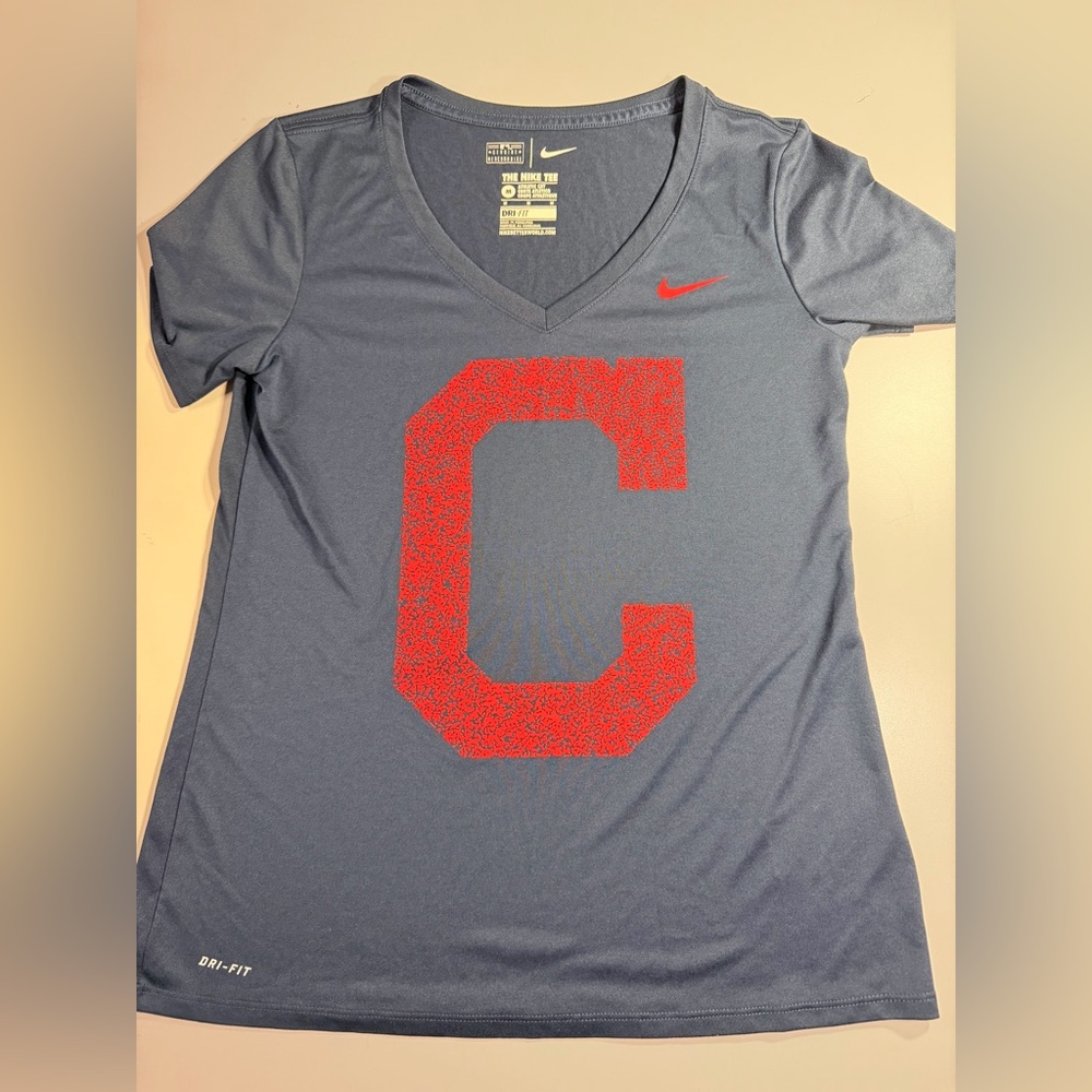 Nike Cleveland Indians Gray Red Dri-Fit Short Sleeve Women Size M